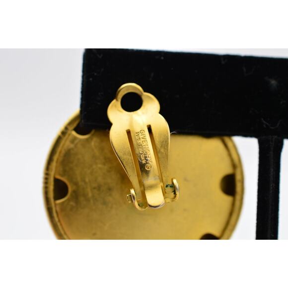 Givenchy Vintage Logo Clip On Earrings Brushed Gold 4G Chunky Pearl Signed BinAE - Picture 8 of 9